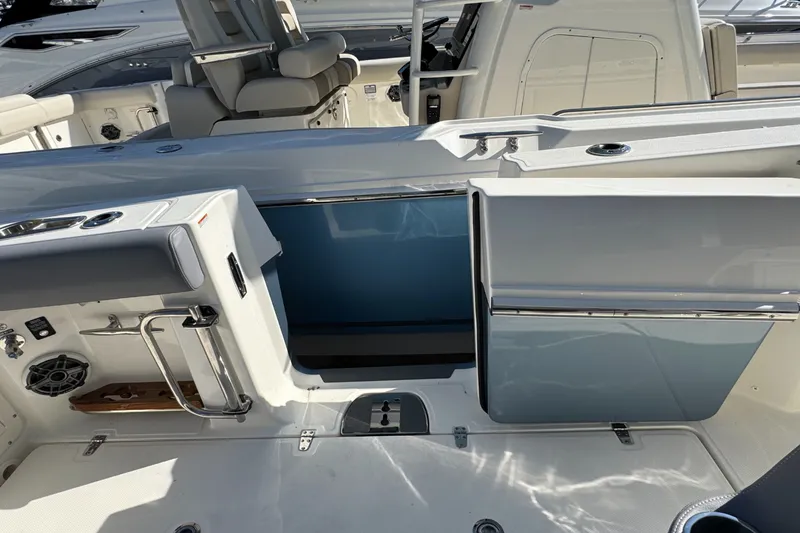 Slide: The Image of Boston Whaler 380 Outrage 2026 - 23