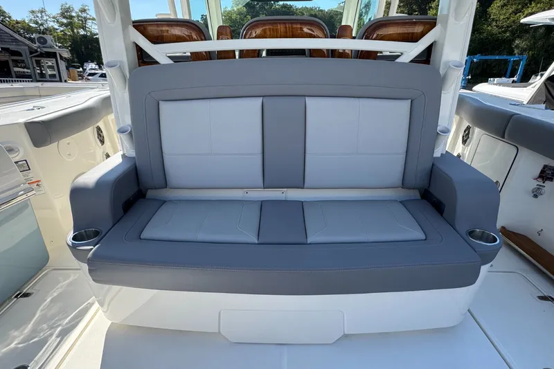 Slide: The Image of Boston Whaler 380 Outrage 2026 - 25