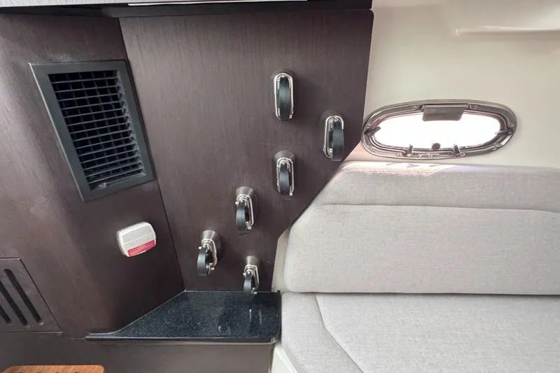 Slide: The Image of Boston Whaler 380 Outrage 2026 - 37