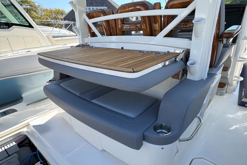 Slide: The Image of Boston Whaler 380 Outrage 2026 - 4