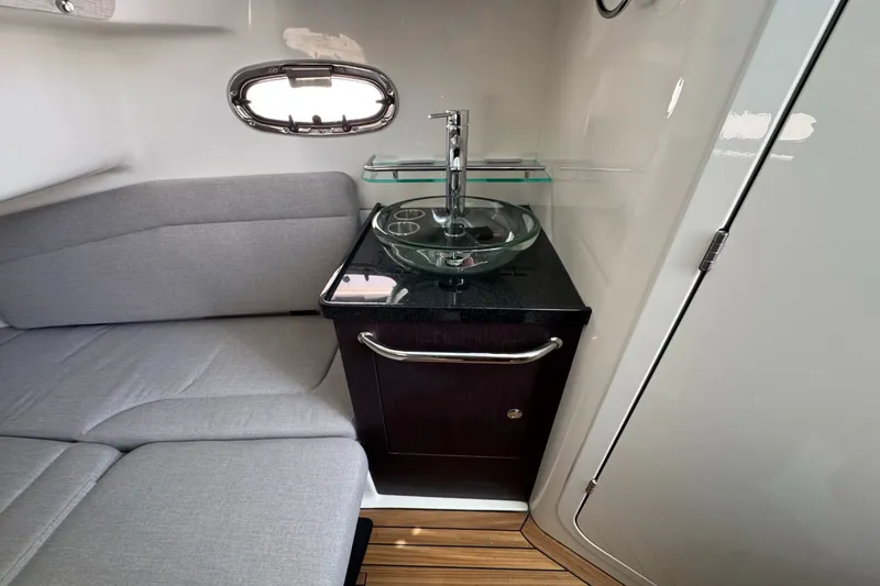 Slide: The Image of Boston Whaler 380 Outrage 2026 - 40