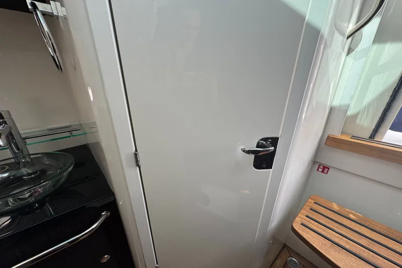 Slide: The Image of Boston Whaler 380 Outrage 2026 - 42