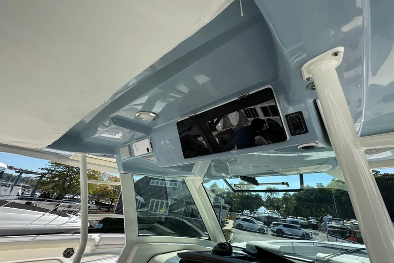 Slide: The Image of Boston Whaler 380 Outrage 2026 - 8