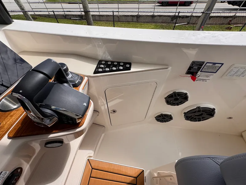 Slide: The Image of Boston Whaler 380 Realm 2026 - 23
