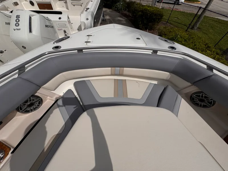 Slide: The Image of Boston Whaler 380 Realm 2026 - 30