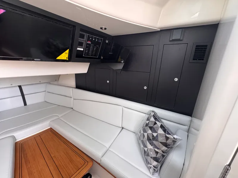 Slide: The Image of Boston Whaler 380 Realm 2026 - 36