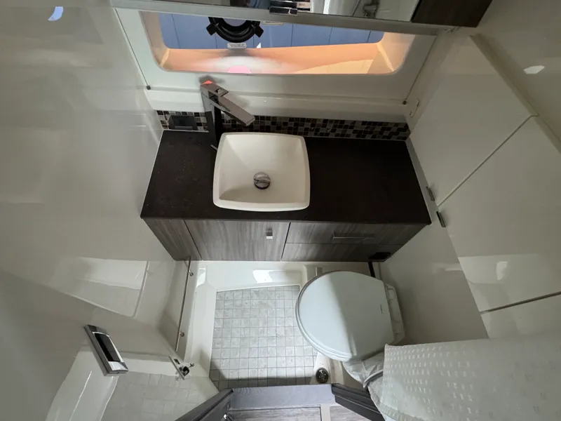 Slide: The Image of Sea Ray SLX 400 2026 - 44