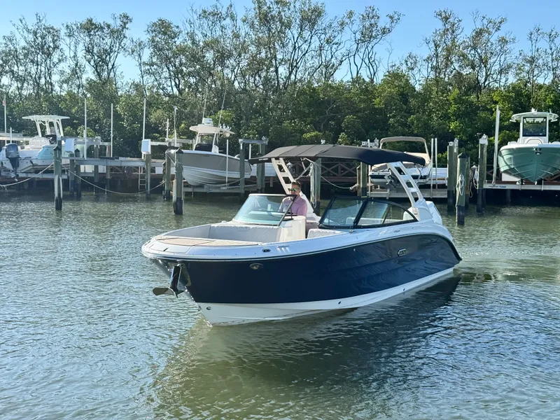 Slide: The Image of Sea Ray SDX 270 Outboard 2025 - 17