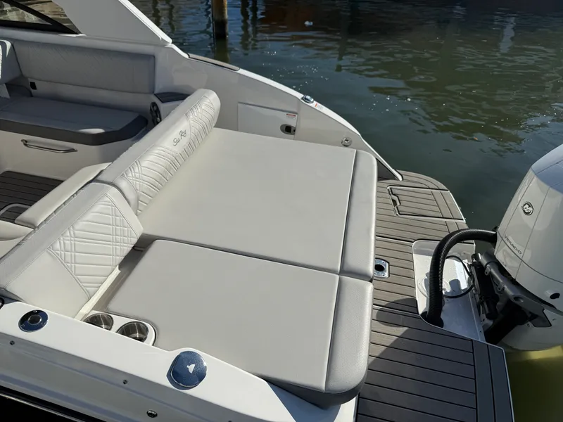 Slide: The Image of Sea Ray SDX 270 Outboard 2025 - 20