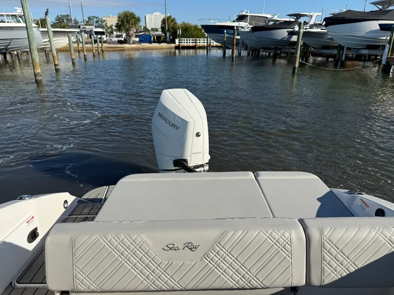 Slide: The Image of Sea Ray SDX 270 Outboard 2025 - 21