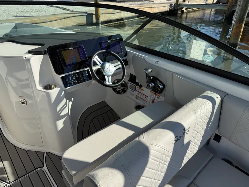 Slide: The Image of Sea Ray SDX 270 Outboard 2025 - 34