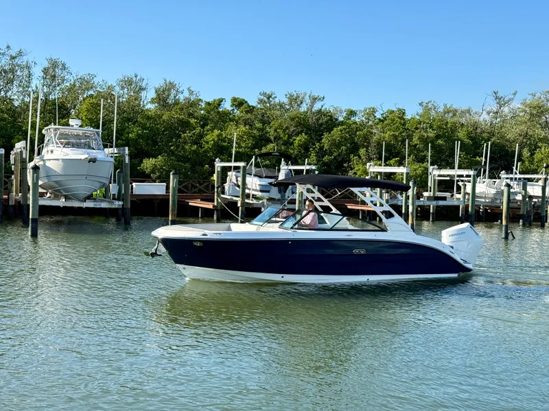 Slide: The Image of Sea Ray SDX 270 Outboard 2025 - 6