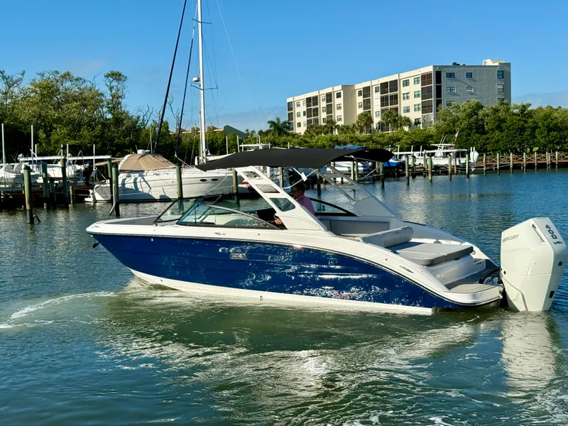 Slide: The Image of Sea Ray SDX 270 Outboard 2025 - 8