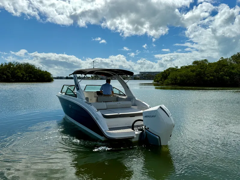 Slide: The Image of Sea Ray SDX 270 Outboard 2025 - 11