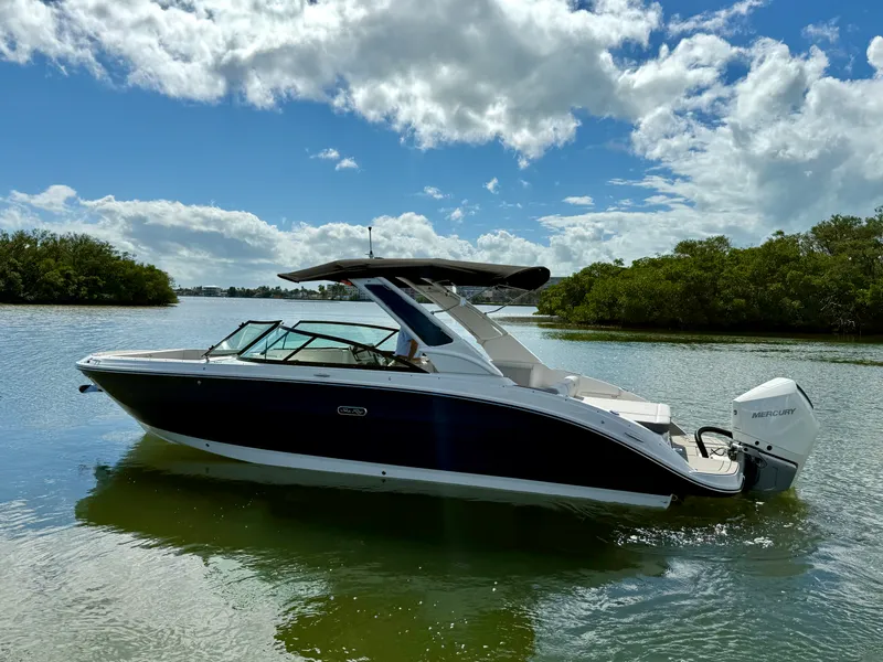 Slide: The Image of Sea Ray SDX 270 Outboard 2025 - 12