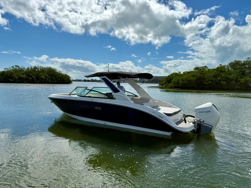 Slide: The Image of Sea Ray SDX 270 Outboard 2025 - 13