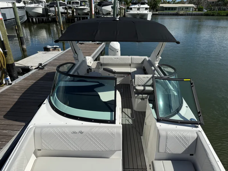 Slide: The Image of Sea Ray SDX 270 Outboard 2025 - 49