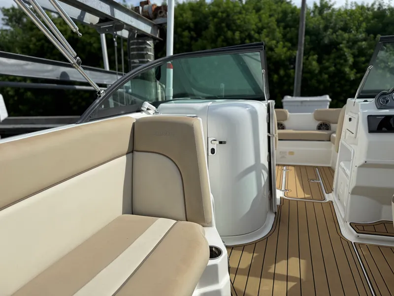 Slide: The Image of NauticStar 223 DC 2022 - 12