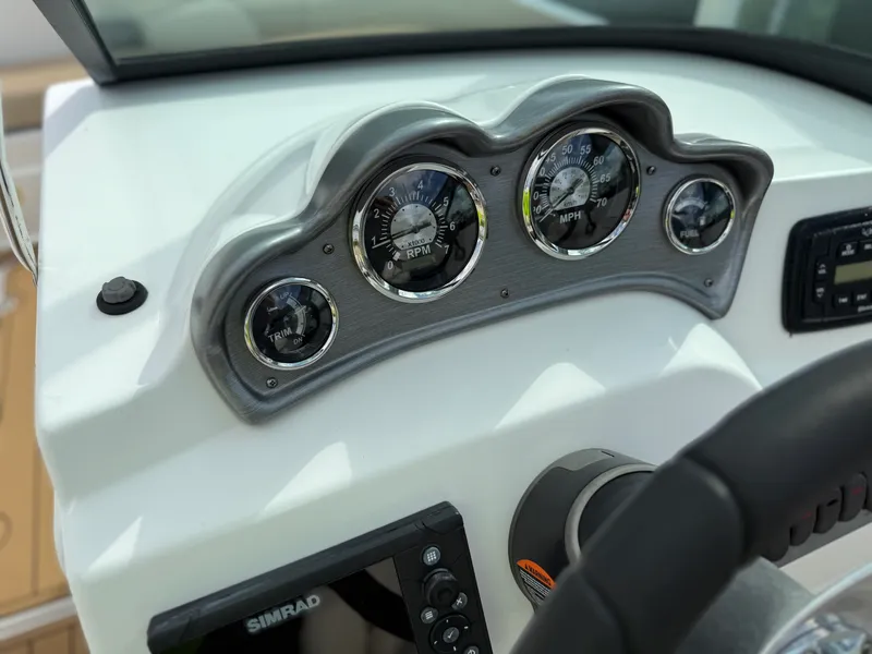 Slide: The Image of NauticStar 223 DC 2022 - 15