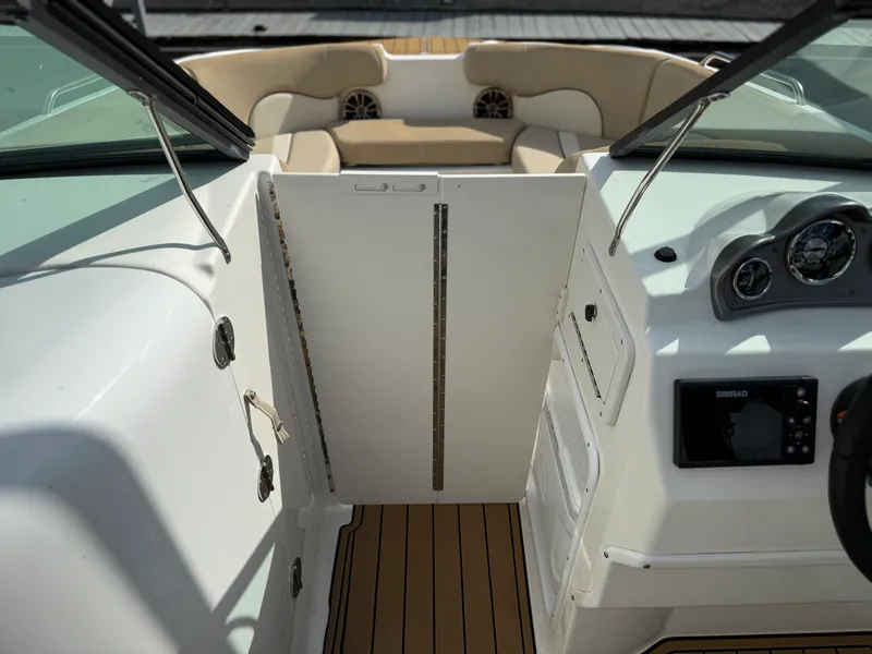 Slide: The Image of NauticStar 223 DC 2022 - 19