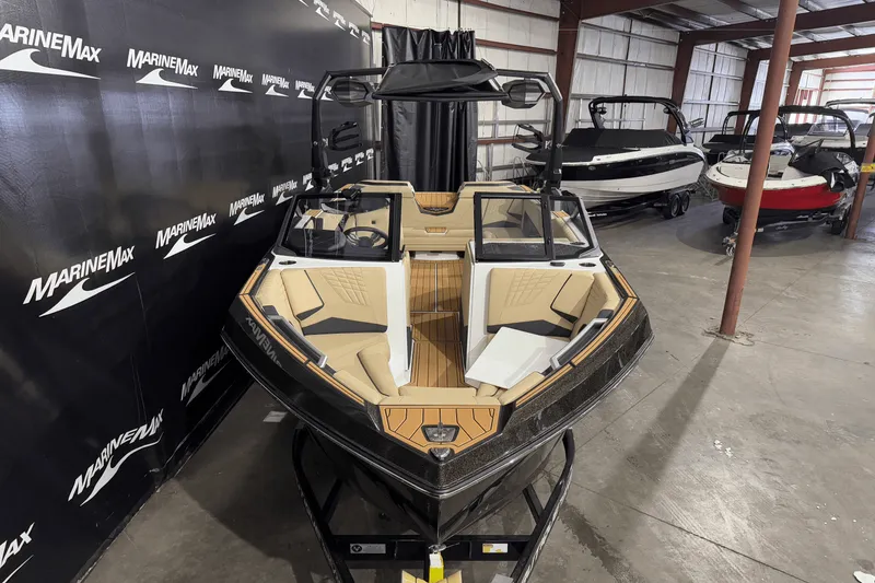 Slide: The Image of Nautique Super Air Nautique S23 2025 - 1