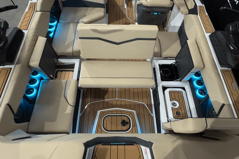 Slide: The Image of Nautique Super Air Nautique S23 2025 - 11