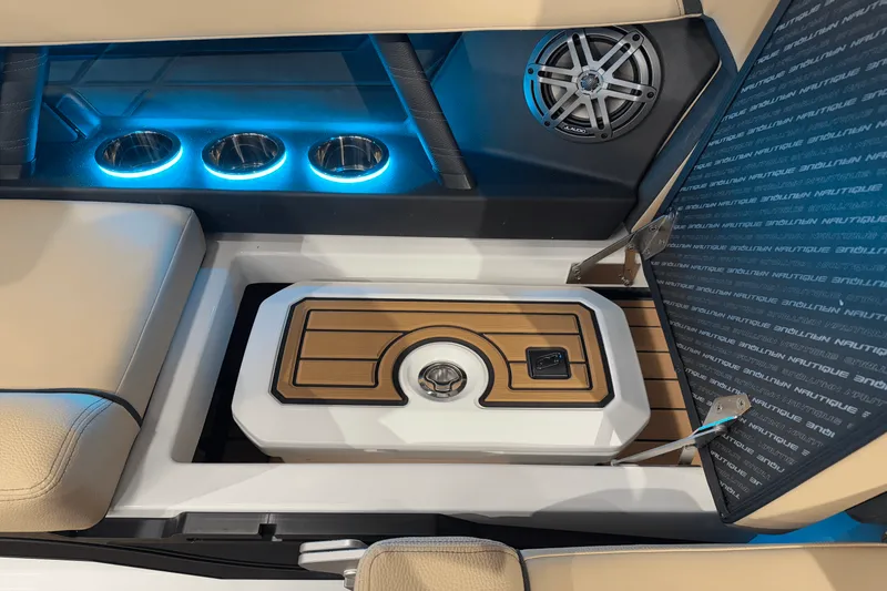 Slide: The Image of Nautique Super Air Nautique S23 2025 - 12