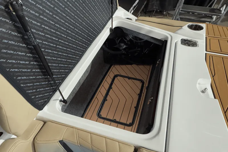 Slide: The Image of Nautique Super Air Nautique S23 2025 - 17