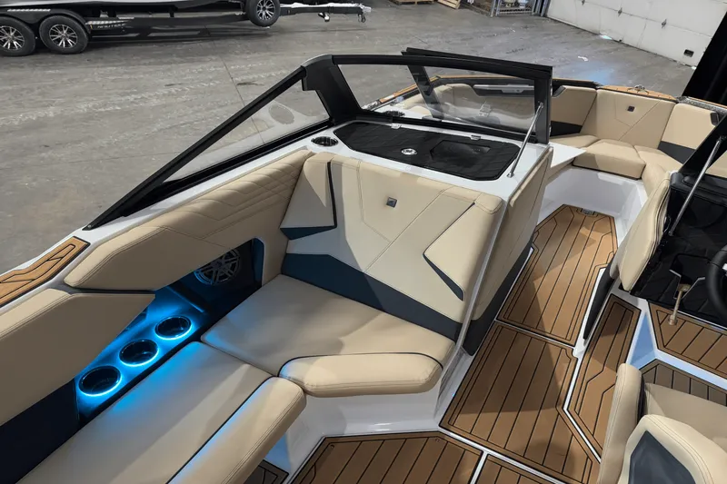 Slide: The Image of Nautique Super Air Nautique S23 2025 - 21