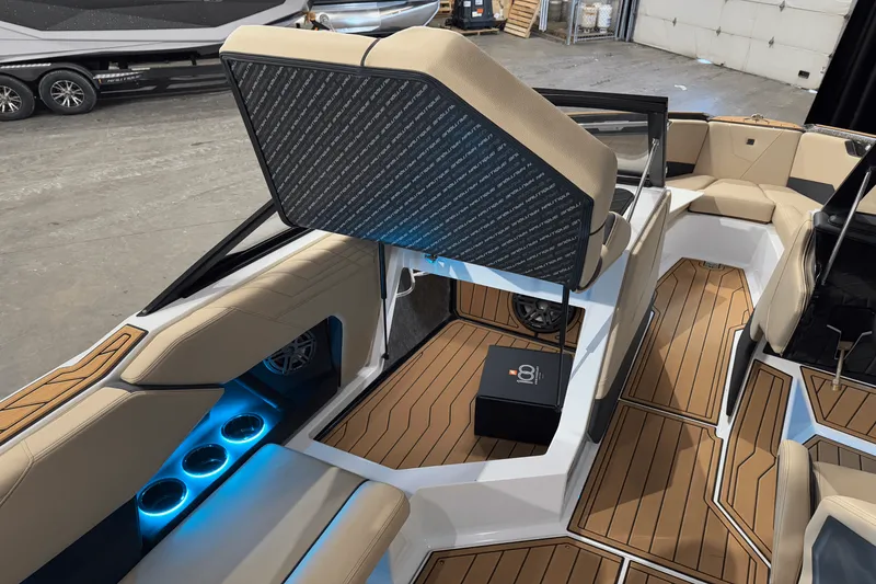 Slide: The Image of Nautique Super Air Nautique S23 2025 - 22