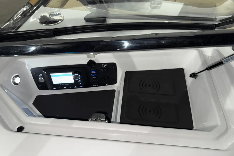 Slide: The Image of Nautique Super Air Nautique S23 2025 - 24