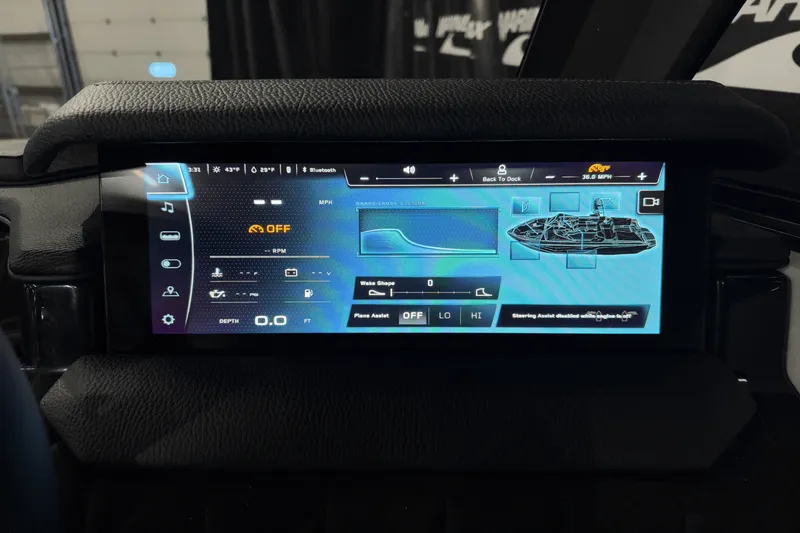 Slide: The Image of Nautique Super Air Nautique S23 2025 - 32