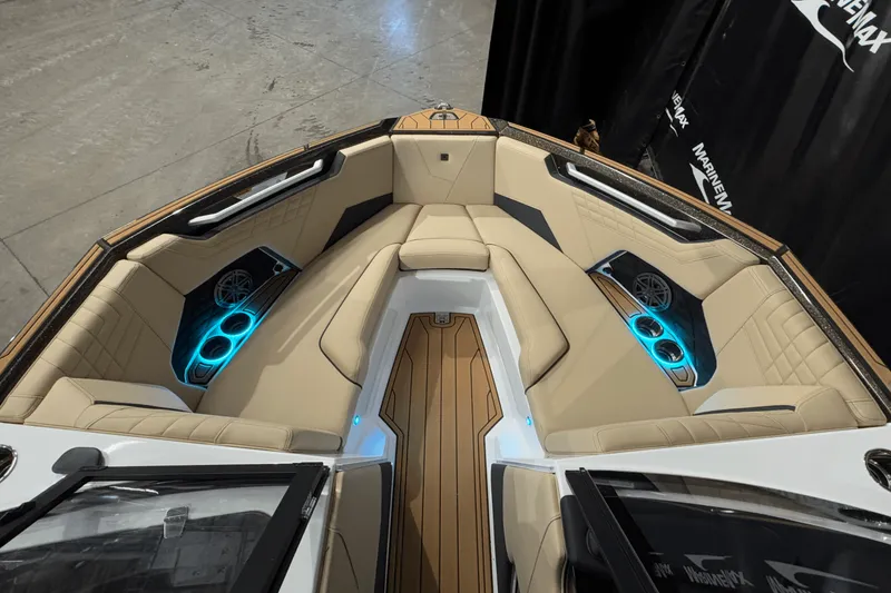 Slide: The Image of Nautique Super Air Nautique S23 2025 - 35