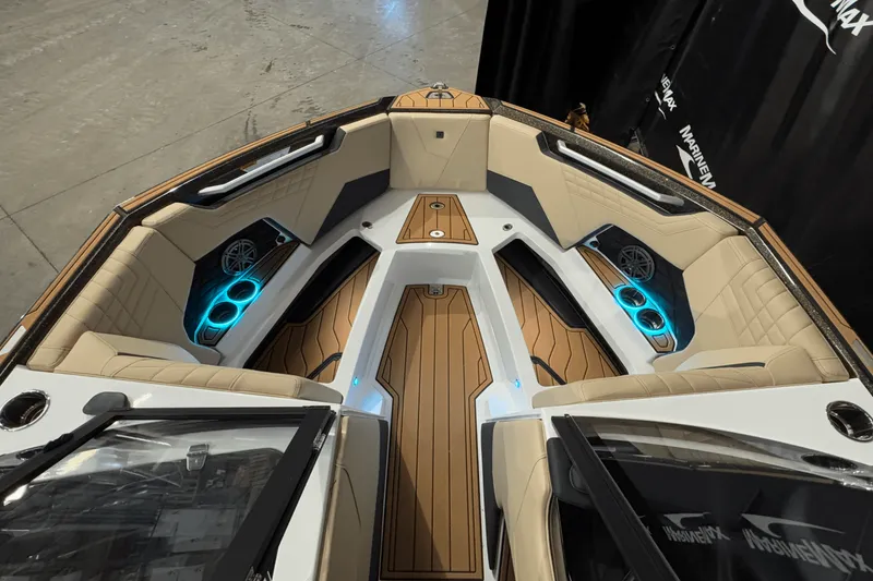 Slide: The Image of Nautique Super Air Nautique S23 2025 - 36