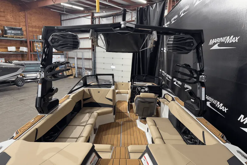 Slide: The Image of Nautique Super Air Nautique S23 2025 - 38