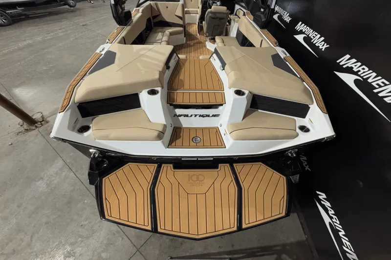 Slide: The Image of Nautique Super Air Nautique S23 2025 - 7