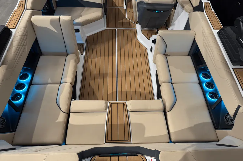 Slide: The Image of Nautique Super Air Nautique S23 2025 - 9