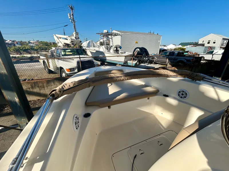 Slide: The Image of Scout 195 Sportfish 2022 - 11