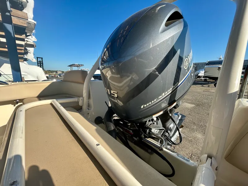 Slide: The Image of Scout 195 Sportfish 2022 - 2