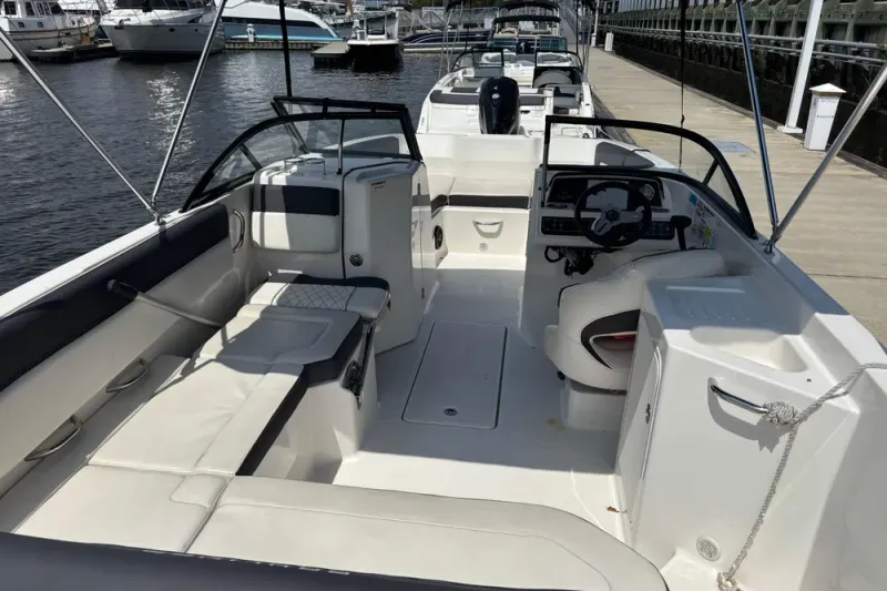 Slide: The Image of Bayliner DX 2200 2023 - 6