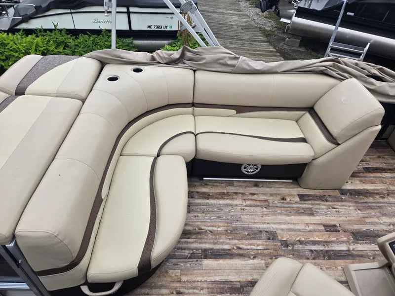 Slide: The Image of Crest 250 CLASSIC L 2016 - 10