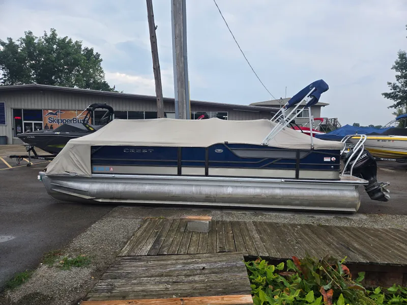 Slide: The Image of Crest 250 CLASSIC L 2016 - 11