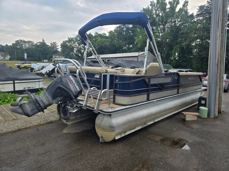 Slide: The Image of Crest 250 CLASSIC L 2016 - 2