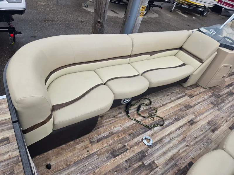 Slide: The Image of Crest 250 CLASSIC L 2016 - 4