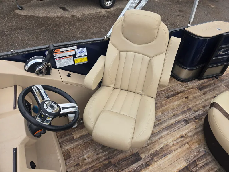 Slide: The Image of Crest 250 CLASSIC L 2016 - 7