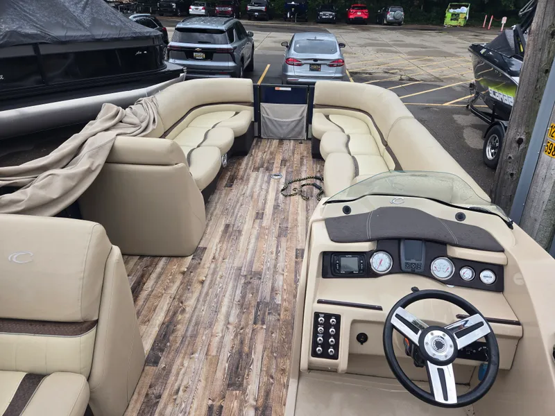 Slide: The Image of Crest 250 CLASSIC L 2016 - 9