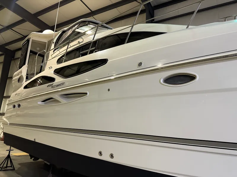 Slide: The Image of Cruisers Yachts 405 MOTOR YACHT 2005 - 11