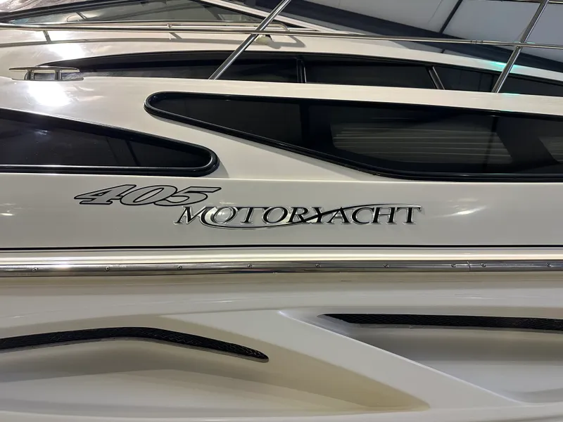 Slide: The Image of Cruisers Yachts 405 MOTOR YACHT 2005 - 12