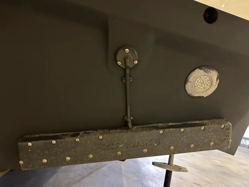 Slide: The Image of Cruisers Yachts 405 MOTOR YACHT 2005 - 15