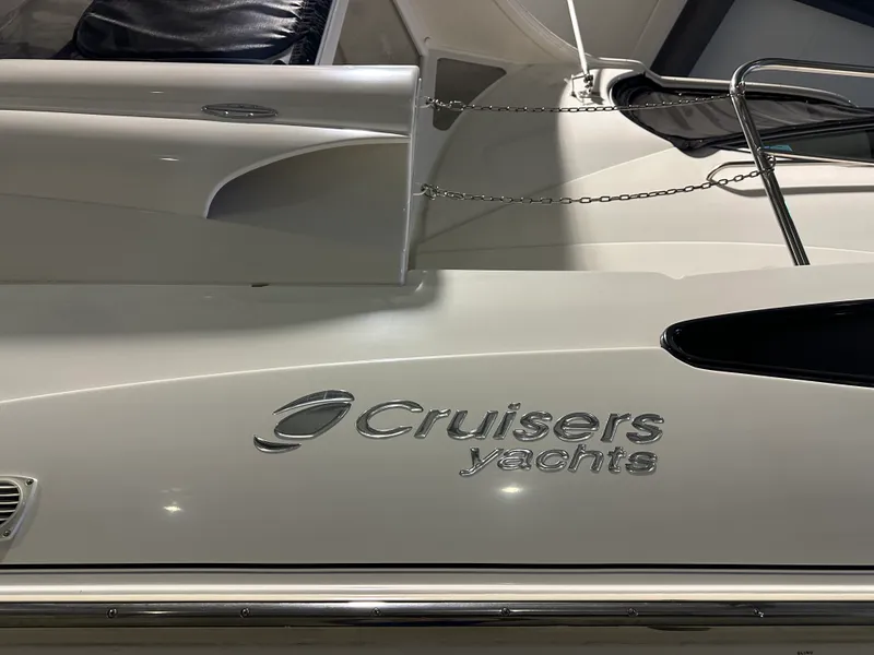 Slide: The Image of Cruisers Yachts 405 MOTOR YACHT 2005 - 18